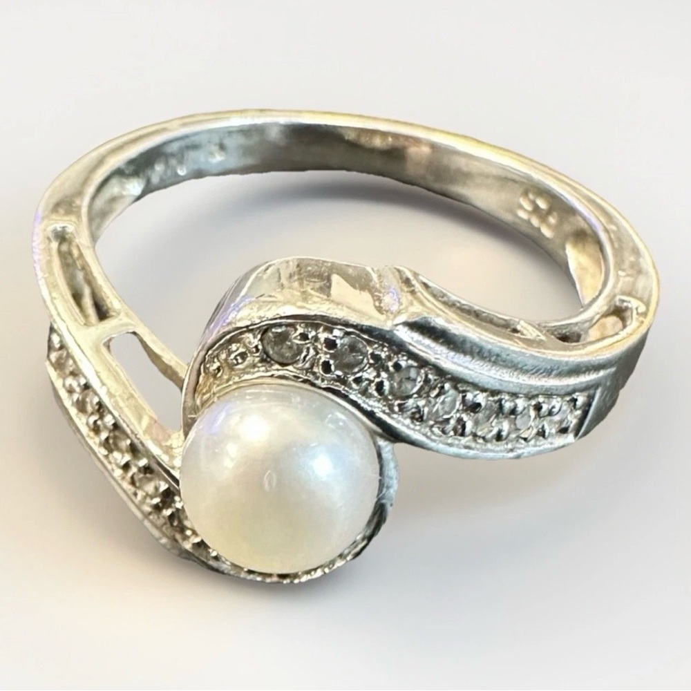 Vintage 925 Sterling Silver Pearl Wave Ring ✨ Elegant Statement
Size 8